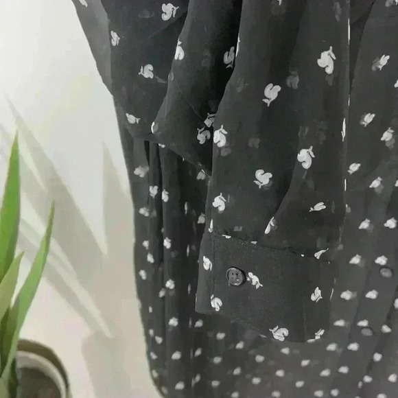 Old  Navy - Sheer blouse - Picture 4 of 4